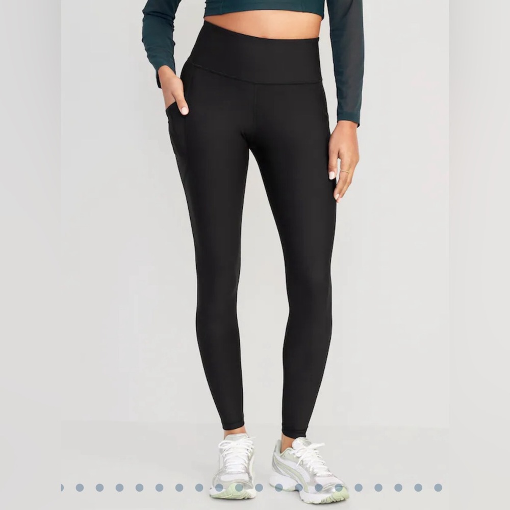 Old Navy Elevate Leggings with Pocket. Size small, tall